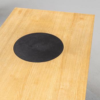 Jonas Bohlin, matbord, "Triptyk",
Källemo, formgivet 1989.