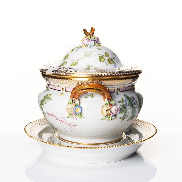 A large Royal Copenhagen 'Flora Danica' tureen with cover and stand, Denmark, 20th Century.