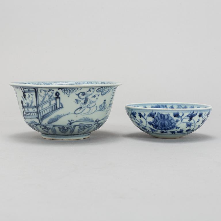 Two blue and white bowls, Ming dynasty, for south east asian market. Seafindings.