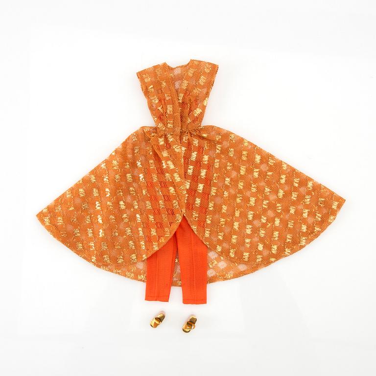 Barbiekläder 4 set. vintage bl a "Dinner at Eight" Mattel 1963-64. "Nighty Negligée" Mattel 1959-64.