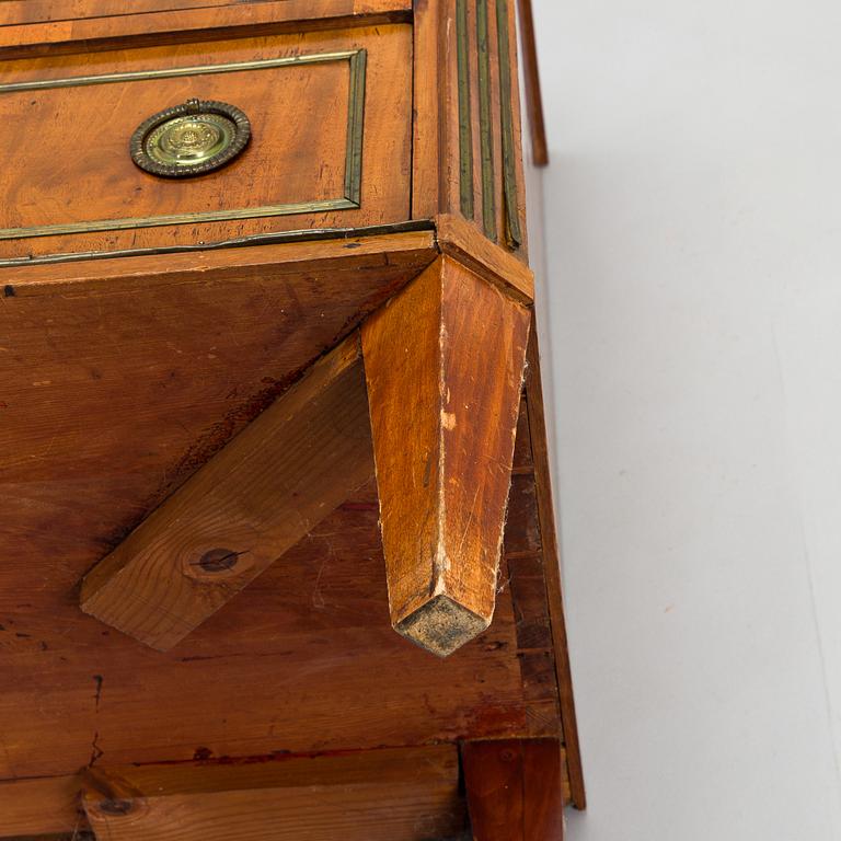 Chest of drawers, late Gustavian, early 19th century, with parts from the early 20th century.
