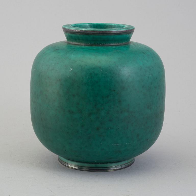 WILHELM KÅGE. Vas "Argenta", stengods, Gustavsberg.