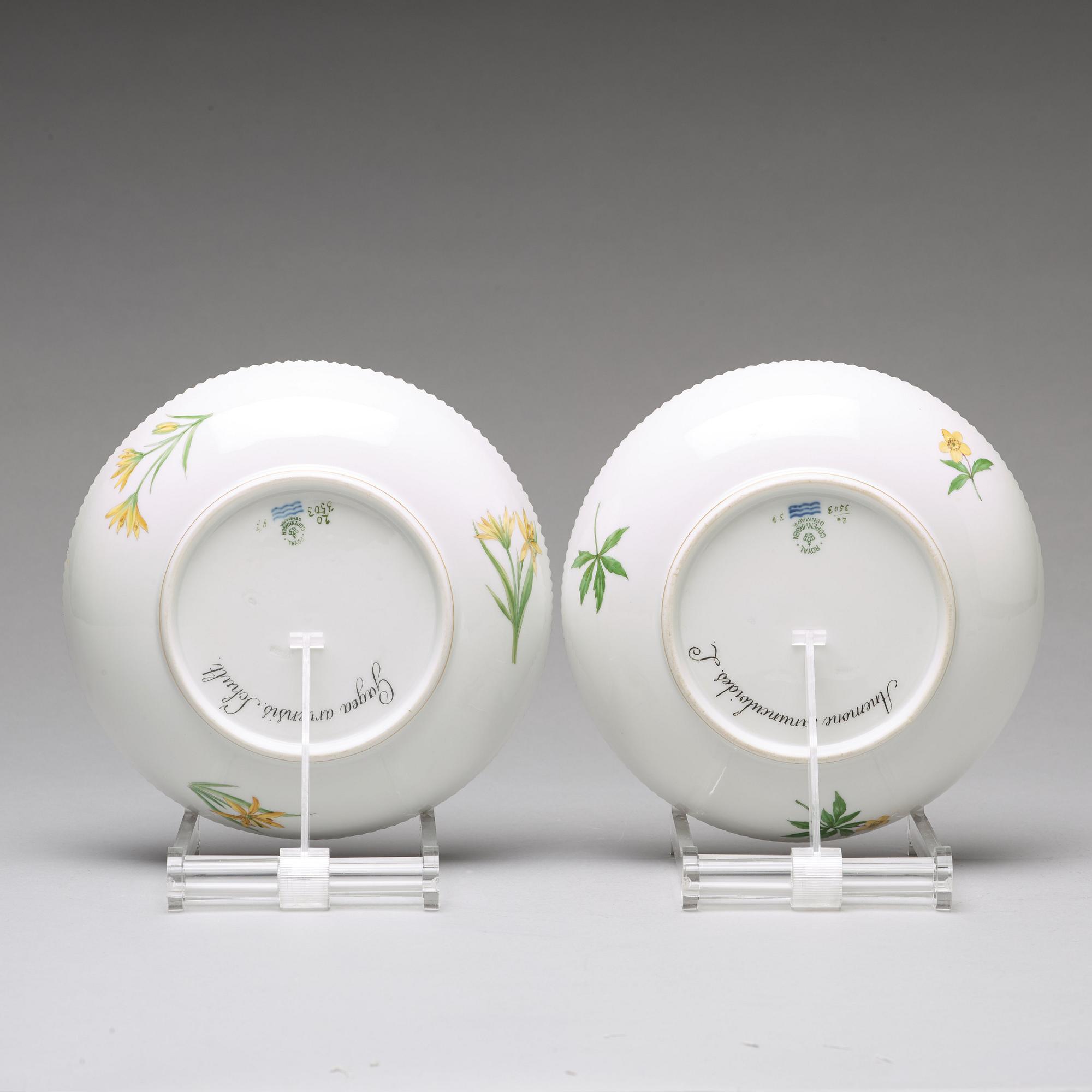 A pair of Royal Copenhagen 'Flora Danica' bowls, Denmark, 20th Century.