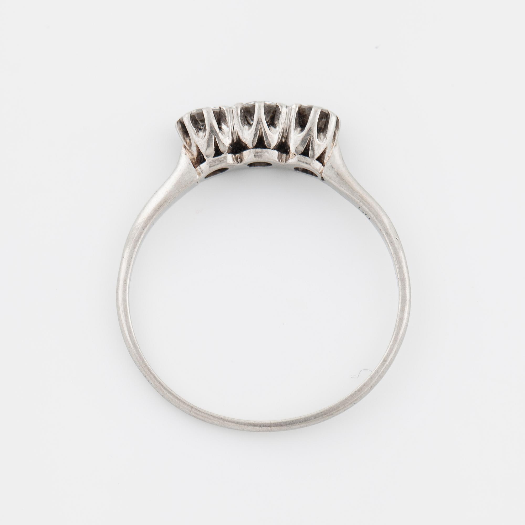 RING, med briljantslipade diamanter 0.50 ct, CG Hallberg, Stockholm.
