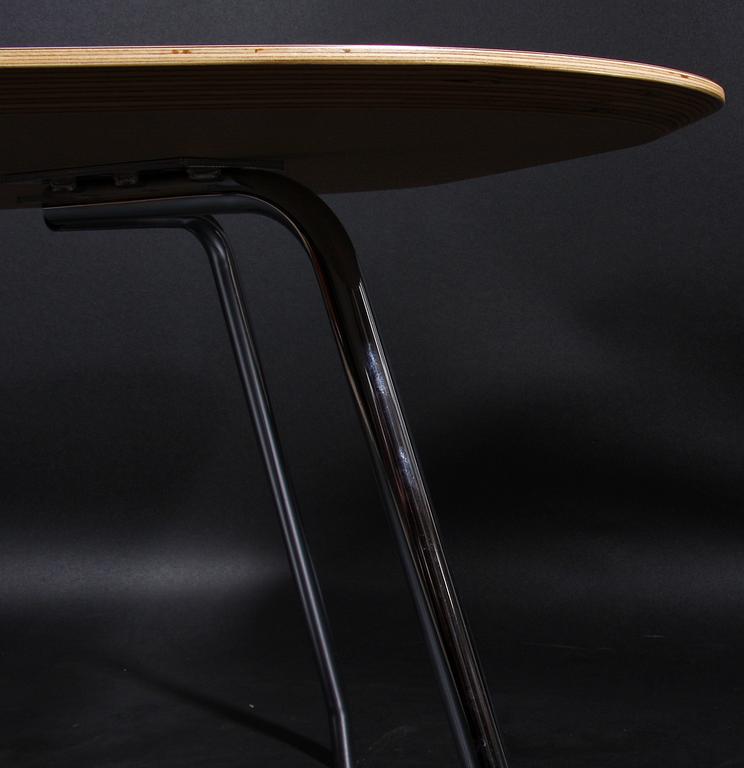MATBORD "Cornflake" Design Claesson, Kovisto, Rune.