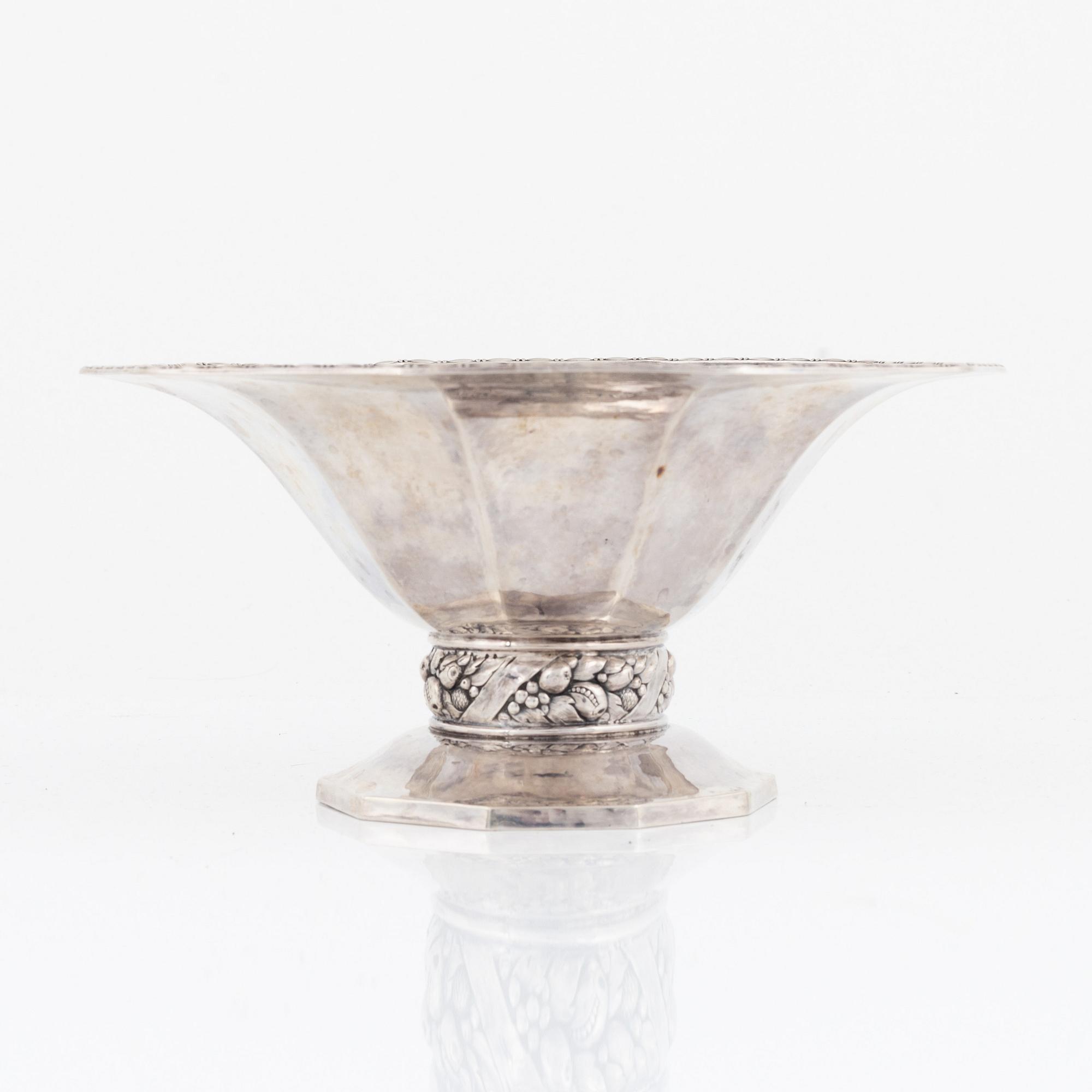 Skål, silver, svensk importstämpel Ernst Swenson, Visby 1925.