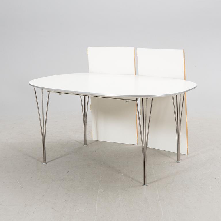 Bruno Mathsson & Piet Hein matbord "Superelips" för Fritz Hansen.