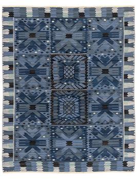 271. Barbro Nilsson, a carpet, "Nejlikan blå", flat weave, ca 275 x 218 cm, signed AB MMF BN.