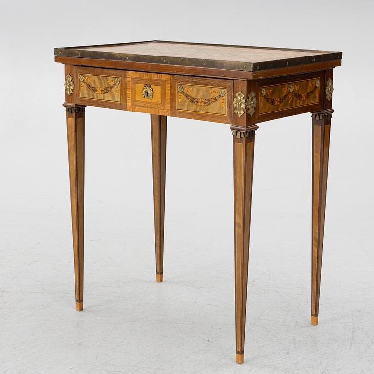 Damarbetsbord/spelbord, gustaviansk stil, 1900-talets första hälft.