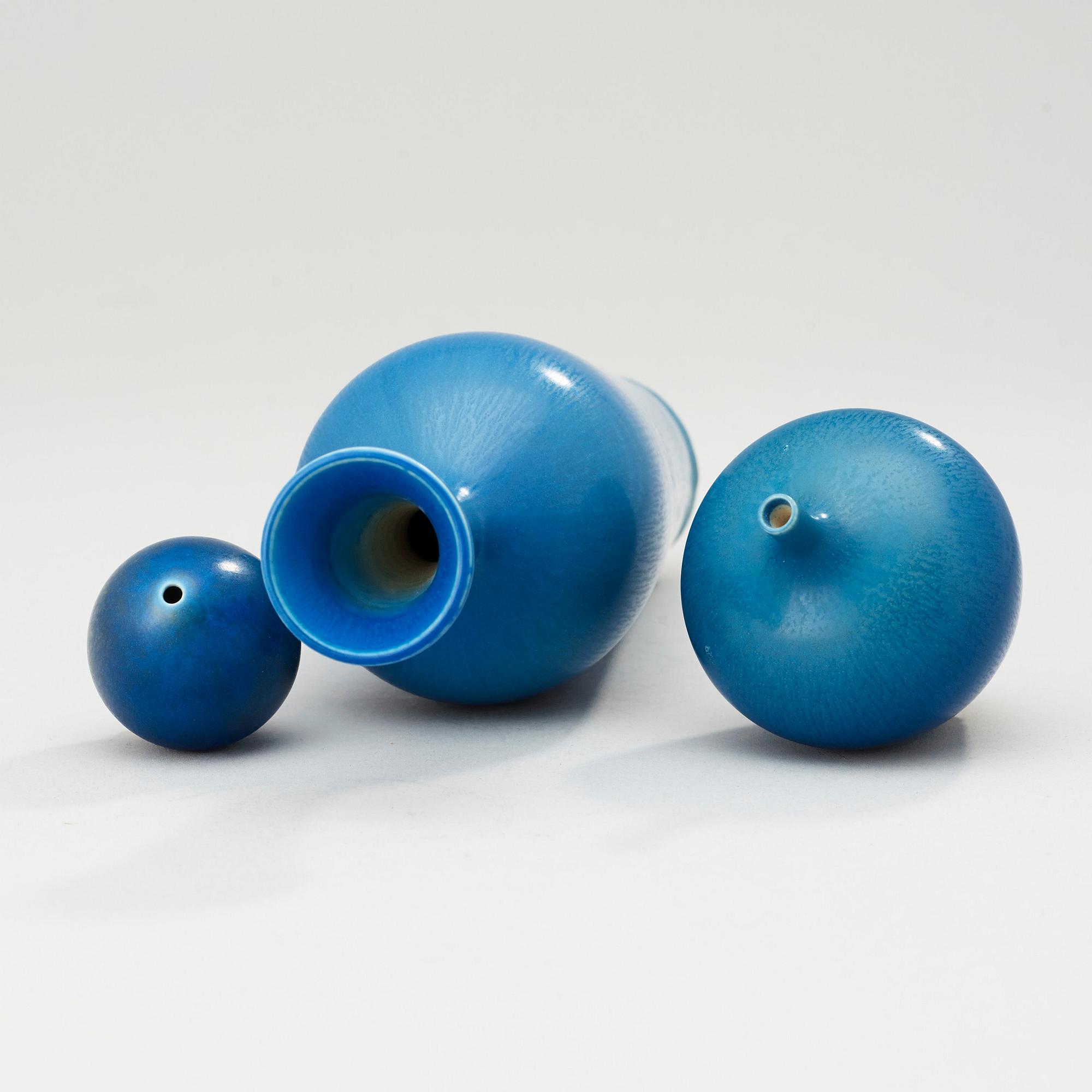 A set of three Berndt Friberg stoneware vases, Gustavsberg Studio 1960's-70's.