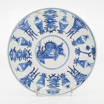 A blue and white 'antique' porcelain dish, China, late Qing dynasty.