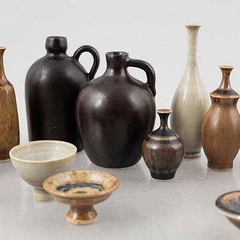 Höganäs, a set of 27 stoneware miniatures, including John Andersson and Gunnar Borg.