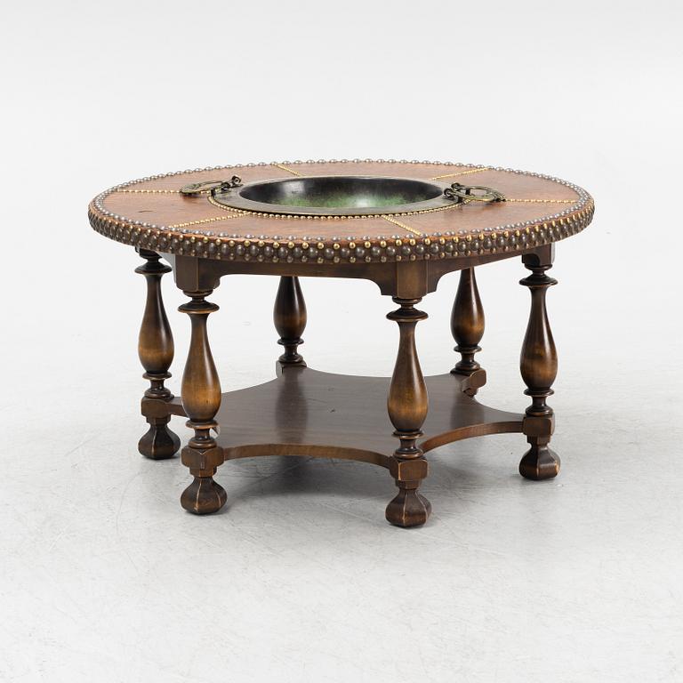 A table, Lysberg & Hansen, Copenhagen, Denmark, first half of the 20th Century.
