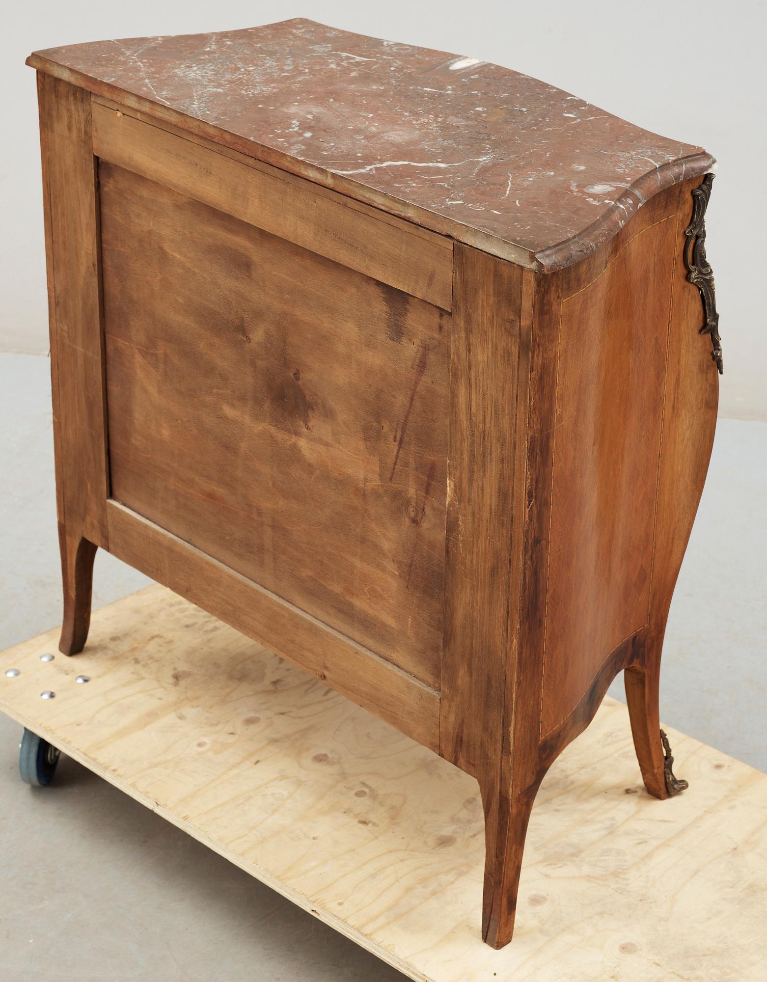 BYRÅ, Louis XV-stil, 1900-talets första hälft.