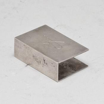 TÄNDSTICKSASKSHÅLLARE, sterlingsilver. Wiwen Nilsson. Lund, 1959. Vikt ca 22g.
