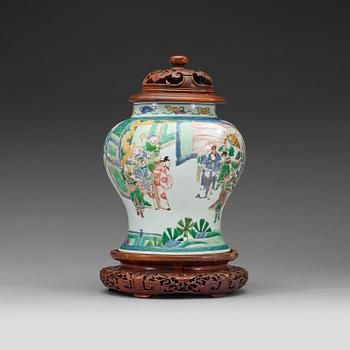 156. A famille verte figure scene vase, Qing dynasty, 19th century.