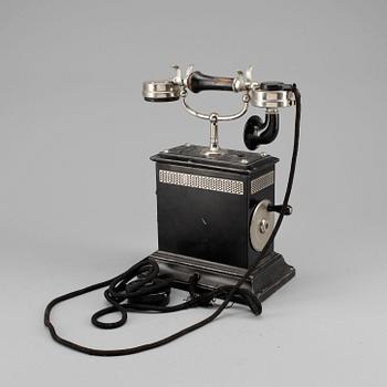 BORDSTELEFON, Telegrafverkets verkstad, Nynäshamn, tidigt 1900-tal.