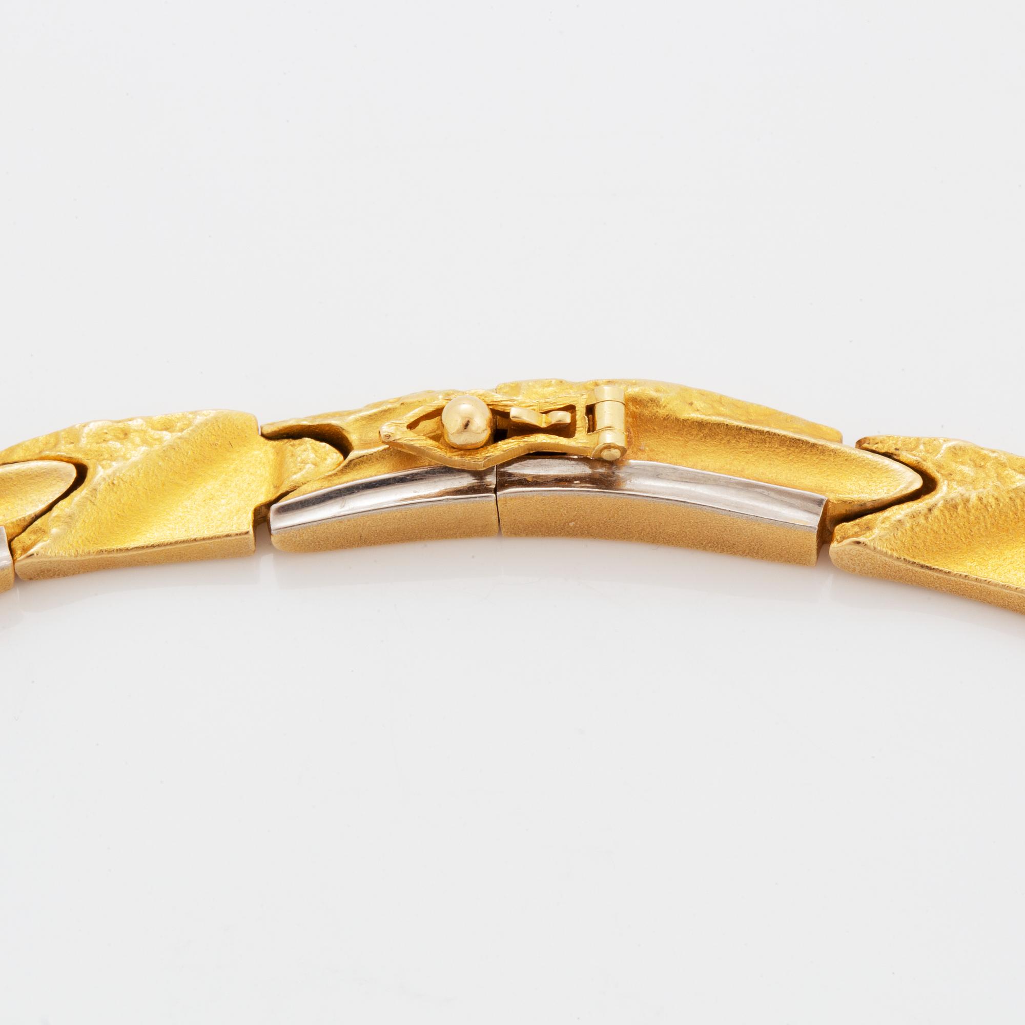 Lapponia 18K gold necklace.