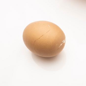 Ingrid Herrlin, basket with eggs, stoneware.