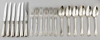 BESTICK, 18 st, silver, snarlika, svenska stämplar, 1800/1900-tal. Tot vikt inkl knivblad ca 1211 g.
