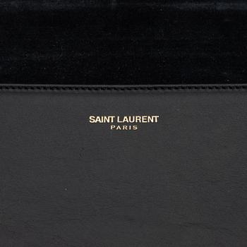 Saint Laurent, clutch "Sac Ligne Y".