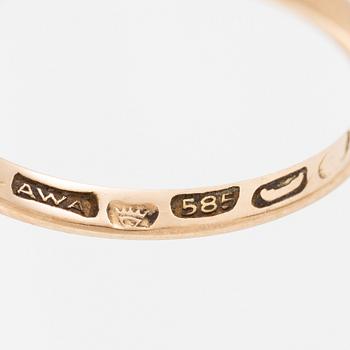 Ring, 14K gold, with old-cut diamond.