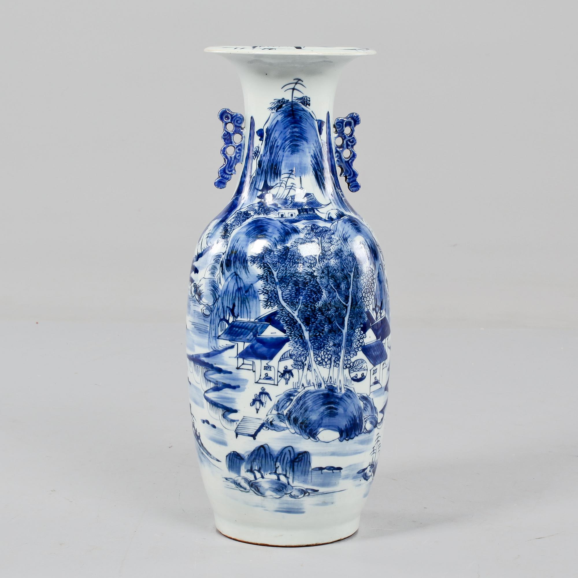 VAS, porslin, Kina, 1800-tal.