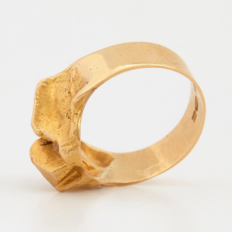 An 18K gold Lapponia ring "Samurai"  design Björn Weckström.