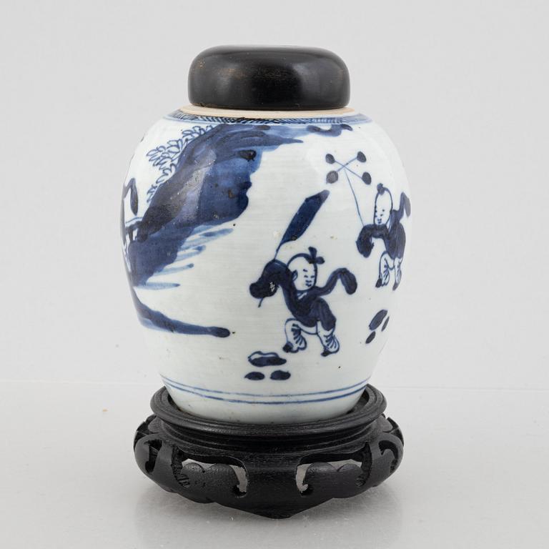 A blue and white 'playing boys' jar, Qing dynasty, Kangxi (1662-1722).