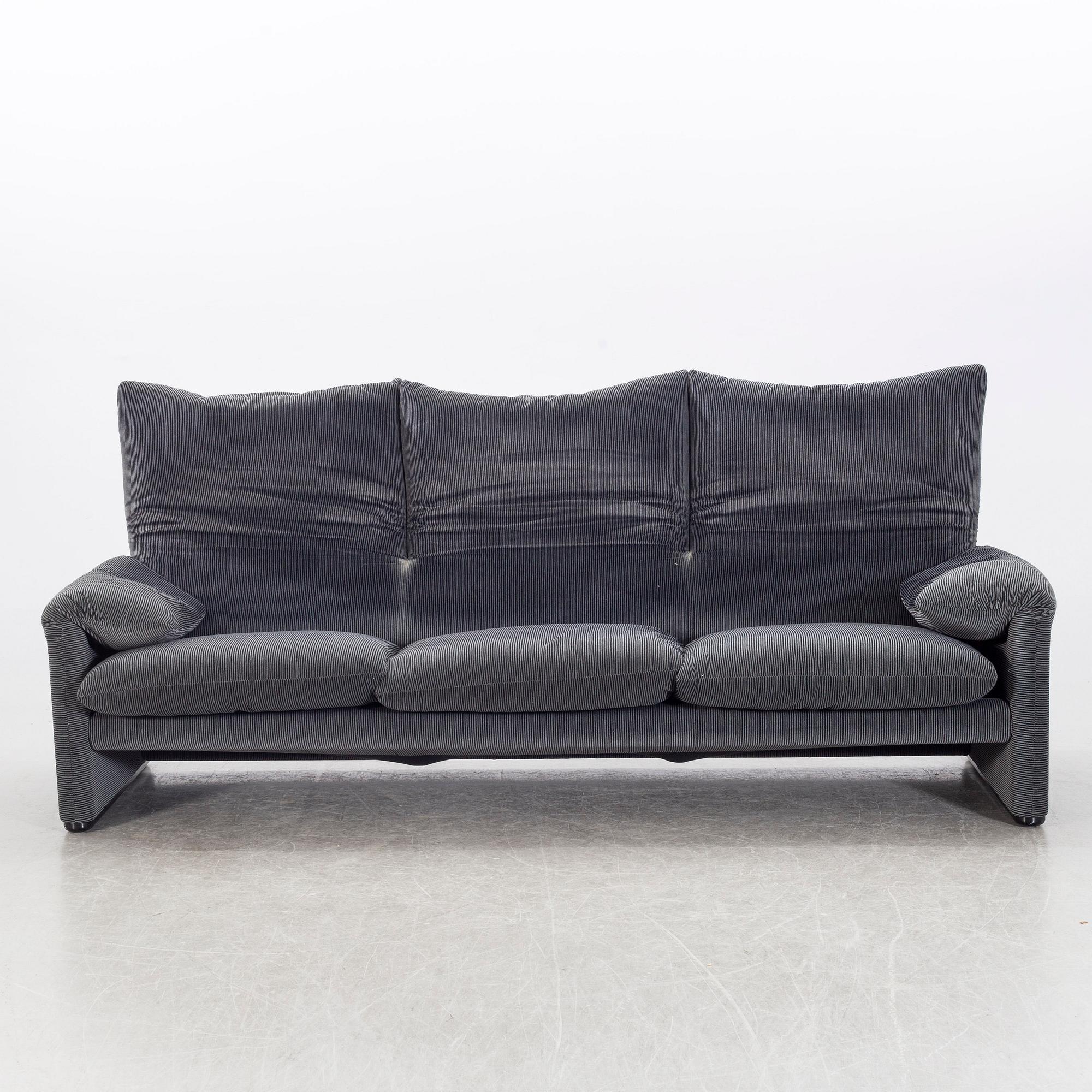 VICO MAGISTRETTI, a Maralugna sofa.