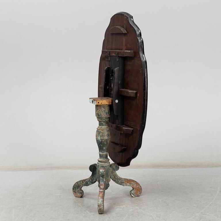 A Swedish mid 18th century tilt top table.