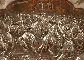 PRESENTERFAT, silver 800/1000 utländska stämplar. Barockstil.