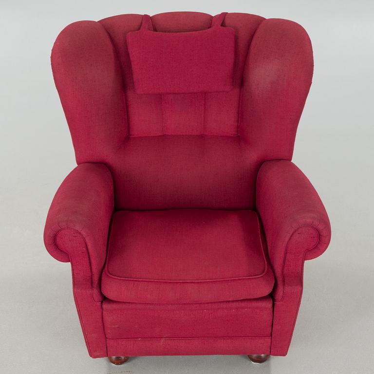 An armchair, made in the second half of the 20th century.