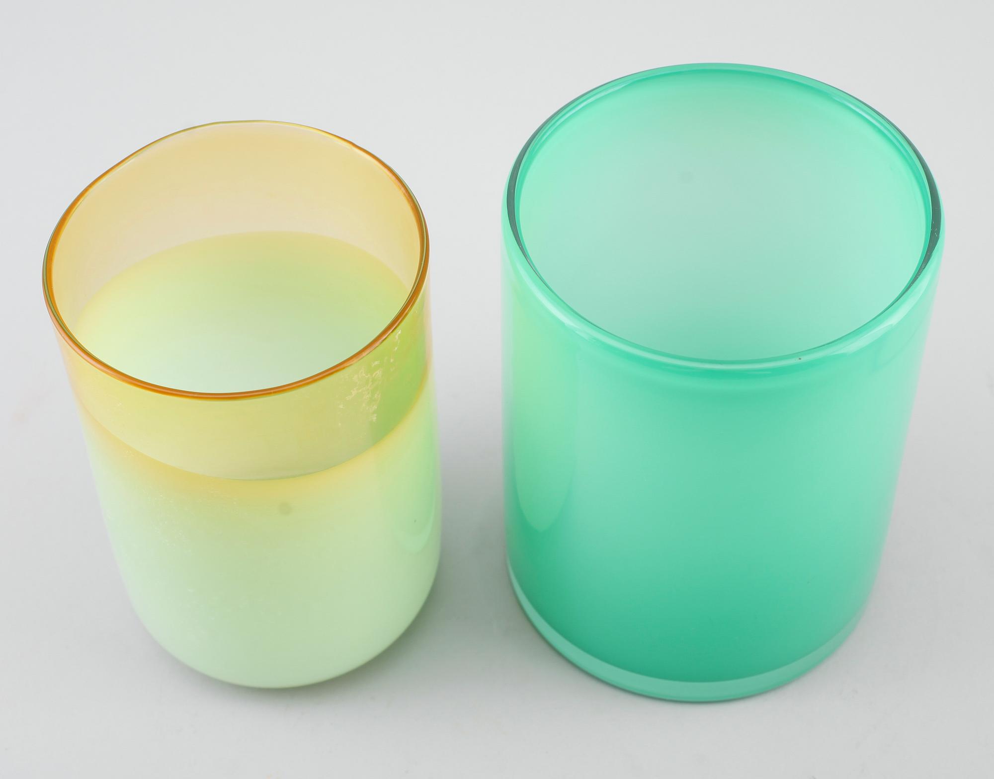 VASER, 2 st, glas, 1900-talets andra hälft.