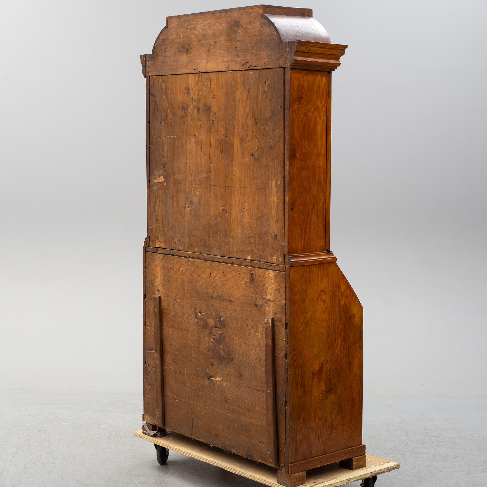 An 18th century cabinet.