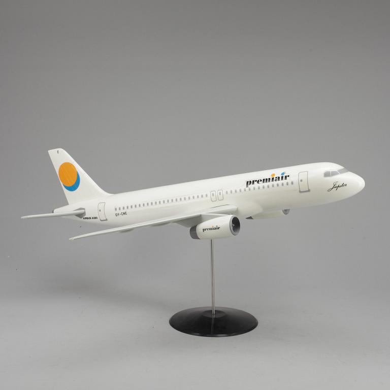 MODELLFLYGPLAN, displaymodel, Airbus A320, skala 1/50.