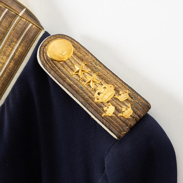Uniform, m/1886, for officer of the Life Regiment Grenadiers.