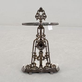 PARAPLYSTÄLL. Gjutjärn. 1900-tal.
