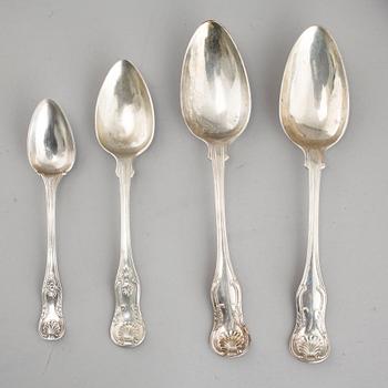 12 pieces of silverware, mid 19th / and early 20th century. Weight 635 g incl steel blade.