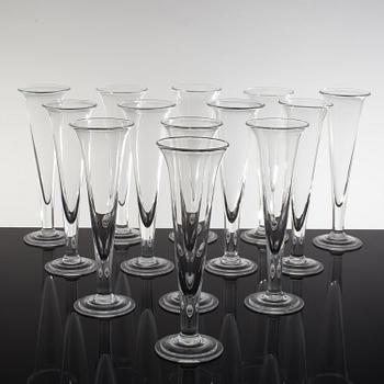 A set of 13 p. CHAMPAGNE cones, late 20th century.