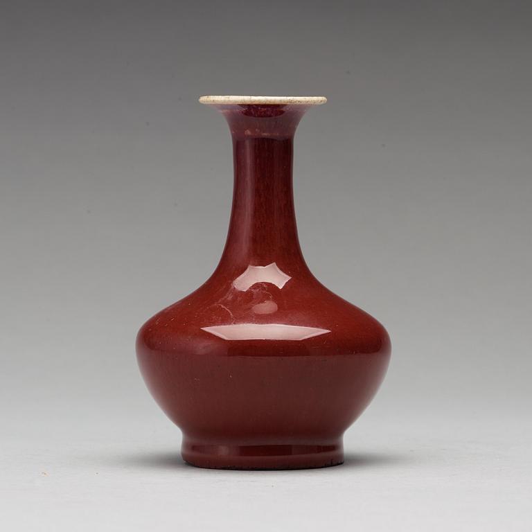 A flambé glazed vase, Qing dynasty, 19th Century.
