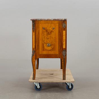 A Gustavian style chest of drawers, mid / second half of the 20th Century.