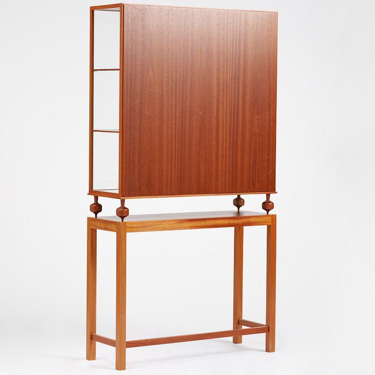 Josef Frank, a display cabinet model 2077, Firma Svenskt Tenn, post 1985.