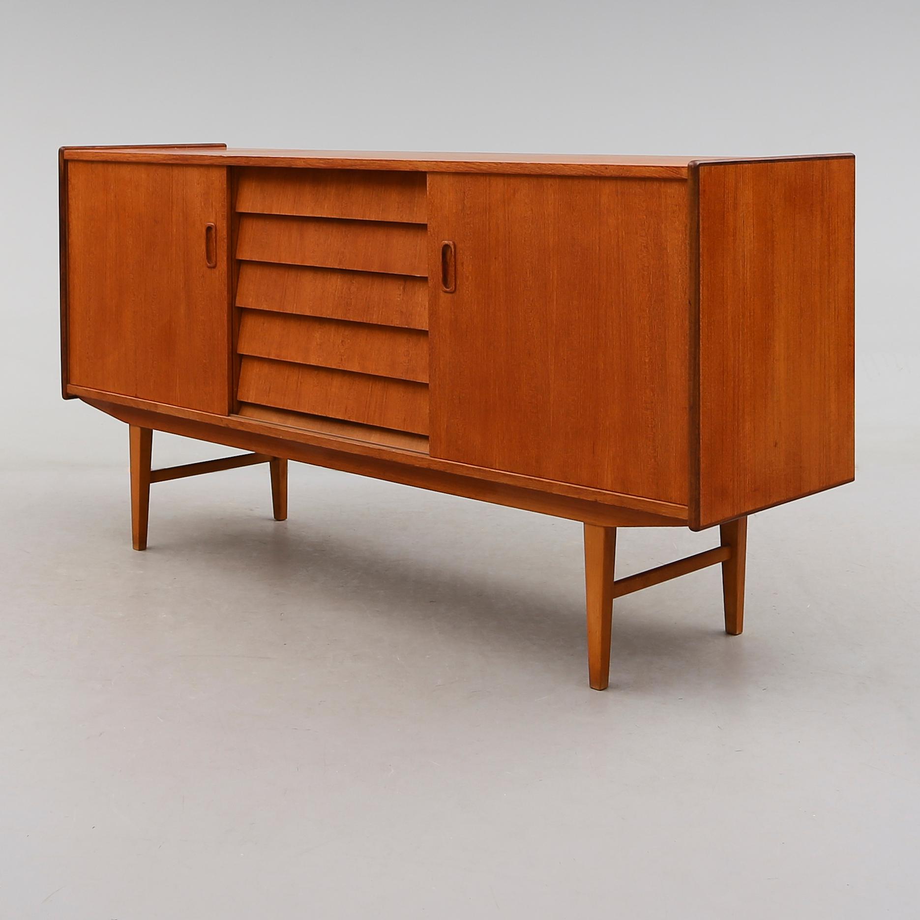 SIDEBOARD, 1900-talets andra hälft.
