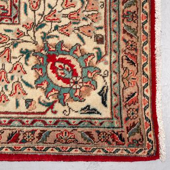 A carpet, Tabriz, ca 406 x 300 cm.