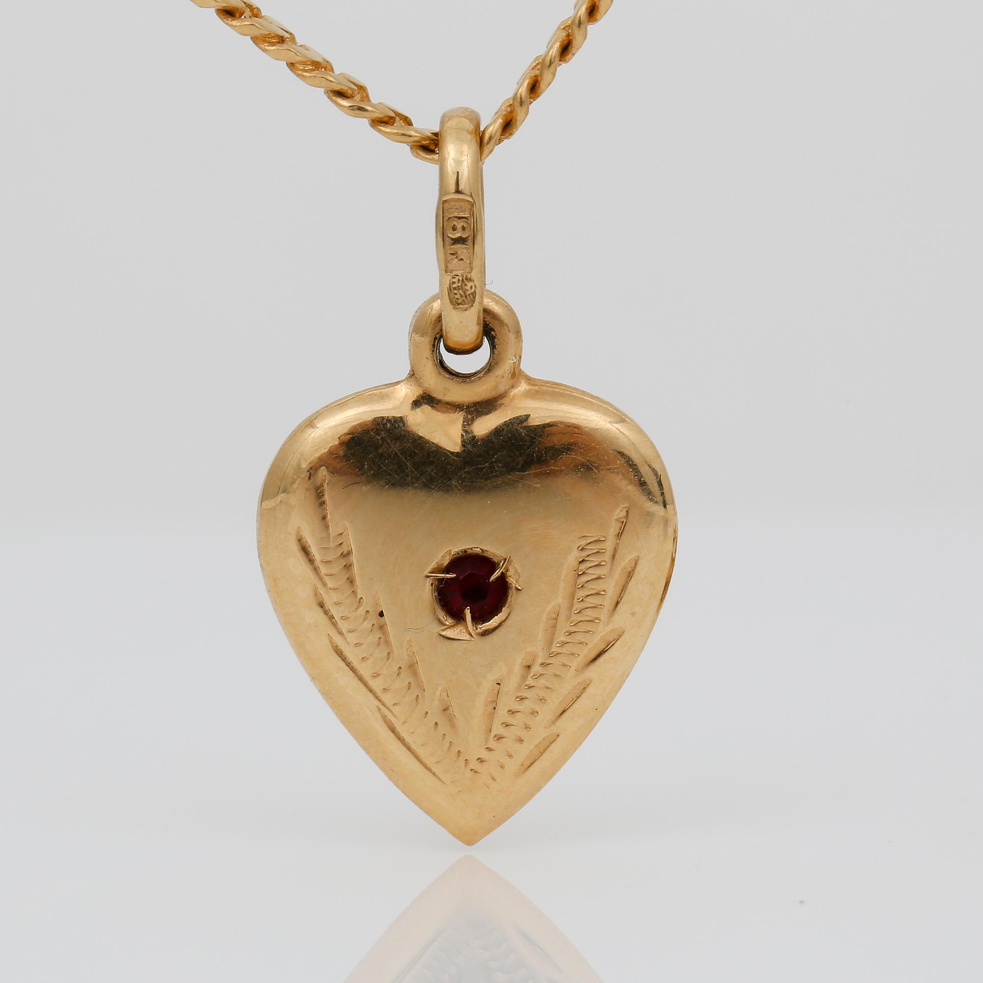 HÄNGE, KEDJA samt ÖRHÄNGEN, ett par, 18K guld. Vikt ca 9,53 g.