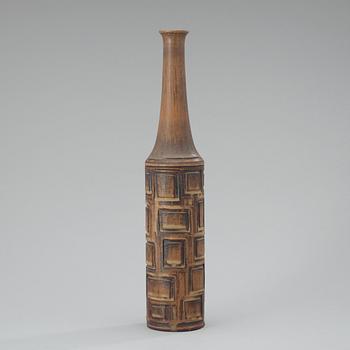 A Wilhelm Kåge 'Farsta' stoneware vase, Gustavsberg Studio 1957.