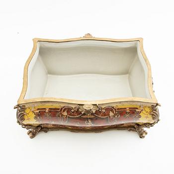 Teapot with lid China 20th century porcelain.