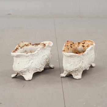 URNOR/JARDINJÄRER, ett par, gjutjärn, 1900-tal.