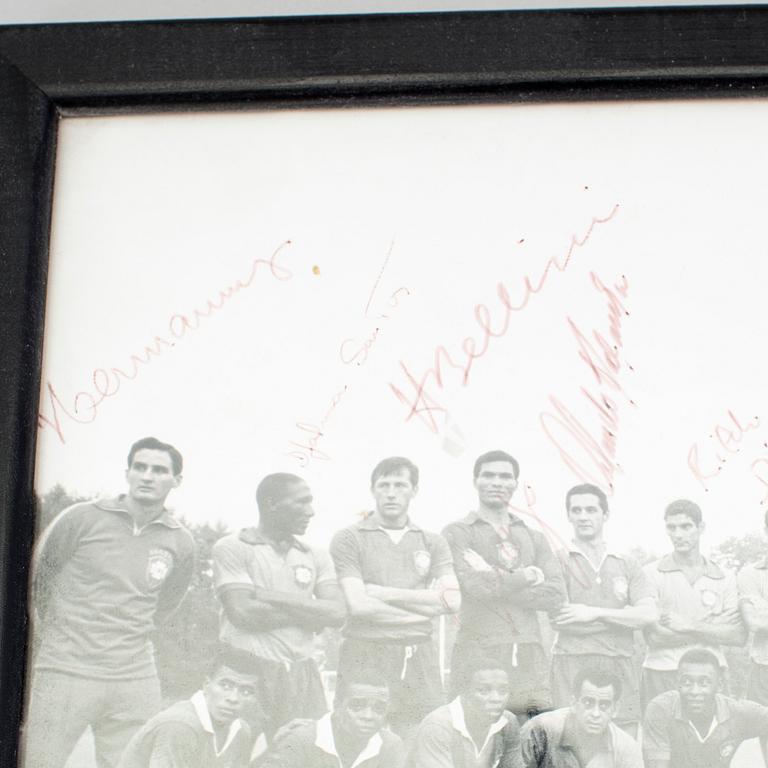 FOTOGRAFI MED AUTOGRAFER, Brasiliens landslag i fotboll, 1966.